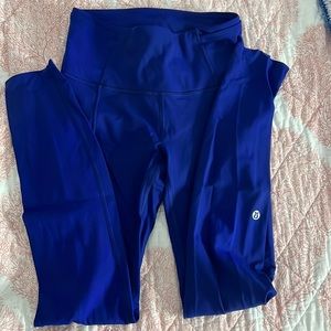 size 2 lululemon wunder train leggings in shade symphony blue.